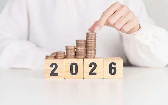 Finansal büyüme ve 2026 hedefleri 2026 yılına yönelik artan madeni paralarla finansal büyümeyi simgeleyen bir görsel.
